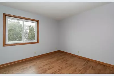 1343  Meadowcreek Dr #D, Pewaukee, WI 53072 - Photo 21