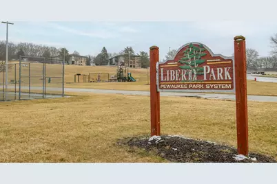 1343  Meadowcreek Dr #D, Pewaukee, WI 53072 - Photo 23