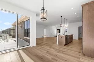 674 Mary Way, Slinger, WI 53086 - Photo 7