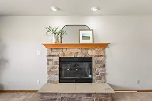 W172N10156 Woodbridge Ln, Germantown, WI 53022 - Photo 7