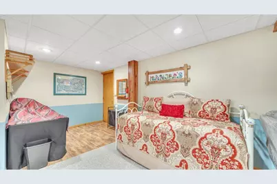 1319 N 49th St, Sheboygan, WI 53081 - Photo 31