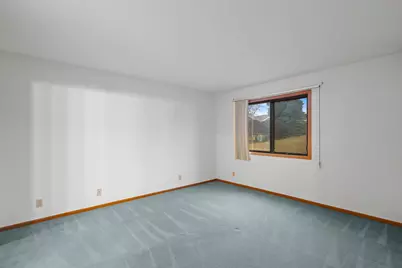 3721 W Loomis Rd, Greenfield, WI 53221 - Photo 15