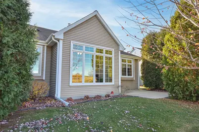 2436  Caribou Ln, Grafton, WI 53024 - Photo 11