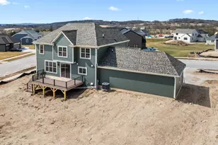 801 Viewpoint Dr, Waukesha, WI 53188 - Photo 35