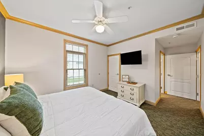 418  Beachfront Ct #7, Sheboygan, WI 53081 - Photo 15