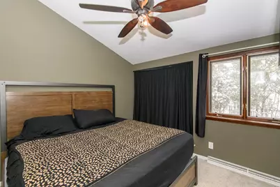 4818 S 19th St, Milwaukee, WI 53221 - Photo 17