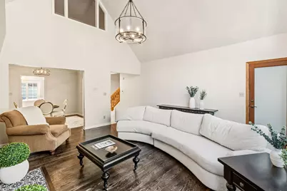 738  Elm Grove Rd, Elm Grove, WI 53122 - Photo 3