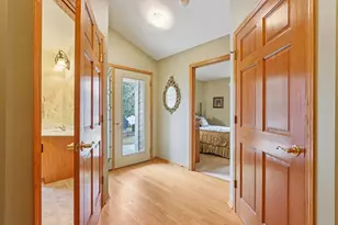 319 Endfield Cir, Waukesha, WI 53186 - Photo 3