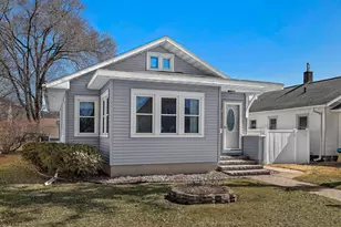 325 23rd St, La Crosse, WI 54601 - Photo 1