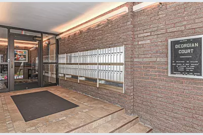 2025 E Greenwich Ave #101, Milwaukee, WI 53211 - Photo 3