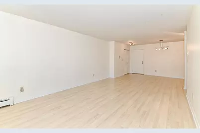 2025 E Greenwich Ave #101, Milwaukee, WI 53211 - Photo 9