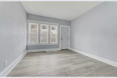 926 S 35th St, Milwaukee, WI 53215 - Photo 3