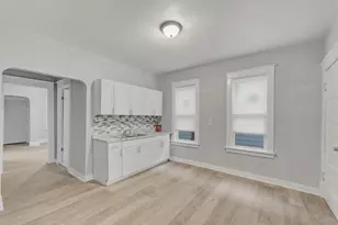 2827 W Grant St, Milwaukee, WI 53215 - Photo 11