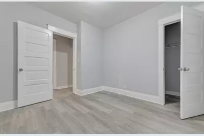 2827 W Grant St, Milwaukee, WI 53215 - Photo 9