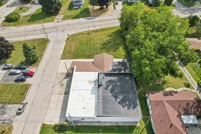 9205 S Chicago Rd, Oak Creek, WI 53154 - Photo 17