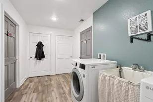 9205 S Chicago Rd, Oak Creek, WI 53154 - Photo 13