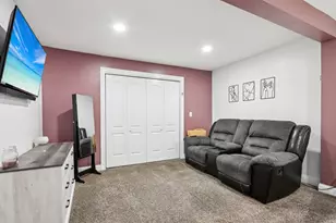 9205 S Chicago Rd, Oak Creek, WI 53154 - Photo 17