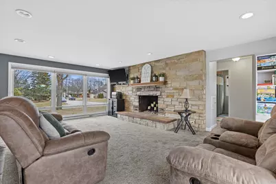 6155 S 35th St, Greenfield, WI 53221 - Photo 13