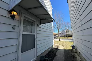 2349 S 77th St, West Allis, WI 53219 - Photo 23