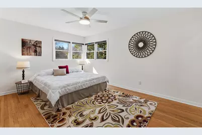 9032 N Regent Rd, Bayside, WI 53217 - Photo 9