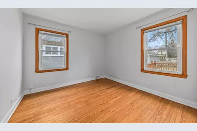 2022 N 81st St, Wauwatosa, WI 53213 - Photo 17