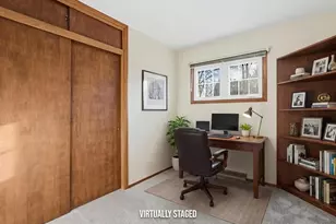 802 Forest Cir, Manitowoc, WI 54220 - Photo 7