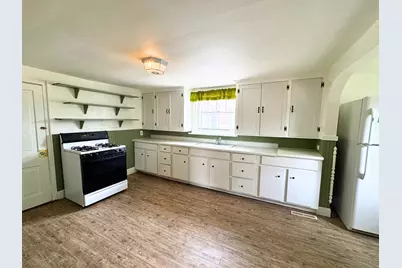 1316  Erie St, Racine, WI 53402 - Photo 3