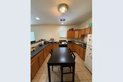 2523 W Garfield Ave #2525, Milwaukee, WI 53205 - Photo 13