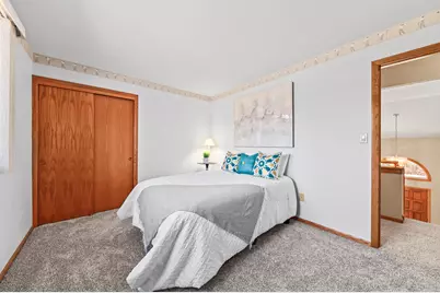 10510  Stratford Pl, Mequon, WI 53092 - Photo 25