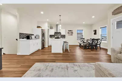 940  Quail Run, Lomira, WI 53048 - Photo 9