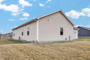 940 Quail Run, Lomira, WI 53048 - Photo 25