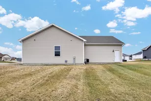 940 Quail Run, Lomira, WI 53048 - Photo 23
