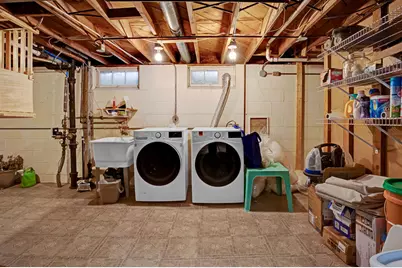 8250 W Acacia St, Milwaukee, WI 53223 - Photo 15