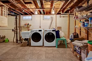 8250 W Acacia St, Milwaukee, WI 53223 - Photo 15