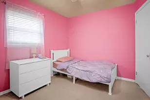 8250 W Acacia St, Milwaukee, WI 53223 - Photo 9