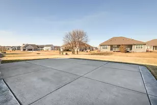 512 Westlawn Ave, Mukwonago, WI 53149 - Photo 5