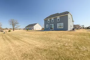 512 Westlawn Ave, Mukwonago, WI 53149 - Photo 3