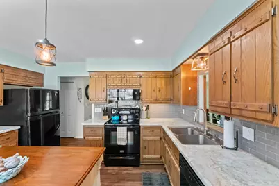 816  Magnolia Dr, Waukesha, WI 53188 - Photo 11