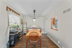 816 Magnolia Dr, Waukesha, WI 53188 - Photo 7