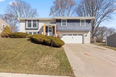 816  Magnolia Dr, Waukesha, WI 53188 - Photo 1