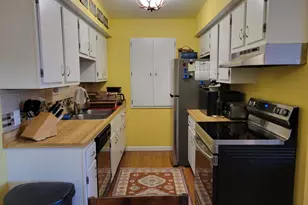 8322 W Howard Ave, Milwaukee, WI 53220 - Photo 11