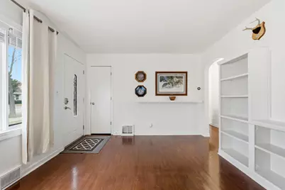 3776 N 98th St, Milwaukee, WI 53222 - Photo 5