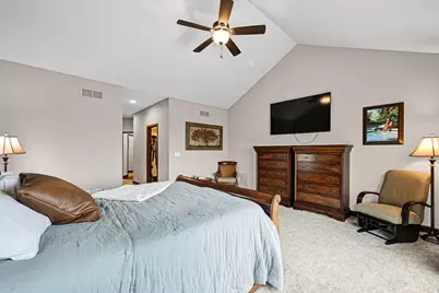 4722 W Oakwood Rd, Franklin, WI 53132 - Photo 13