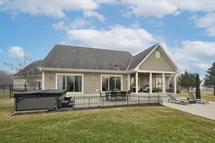 4722 W Oakwood Rd, Franklin, WI 53132 - Photo 37