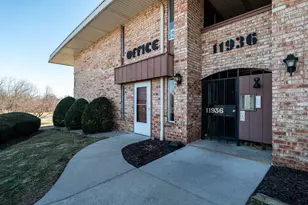 11936 W Mill Rd, Milwaukee, WI 53225 - Photo 25