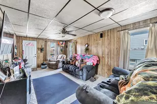 1611 Jackson St, Two Rivers, WI 54241 - Photo 9