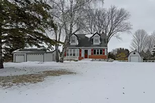 832 W Main St, Newburg, WI 53090 - Photo 1
