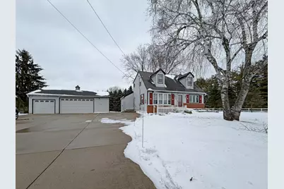 832 W Main St, Newburg, WI 53090 - Photo 35