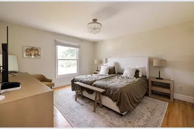 9495 N Fairway Cir, Bayside, WI 53217 - Photo 17