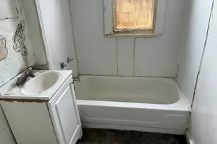 2200 N 42nd St, Milwaukee, WI 53208 - Photo 9